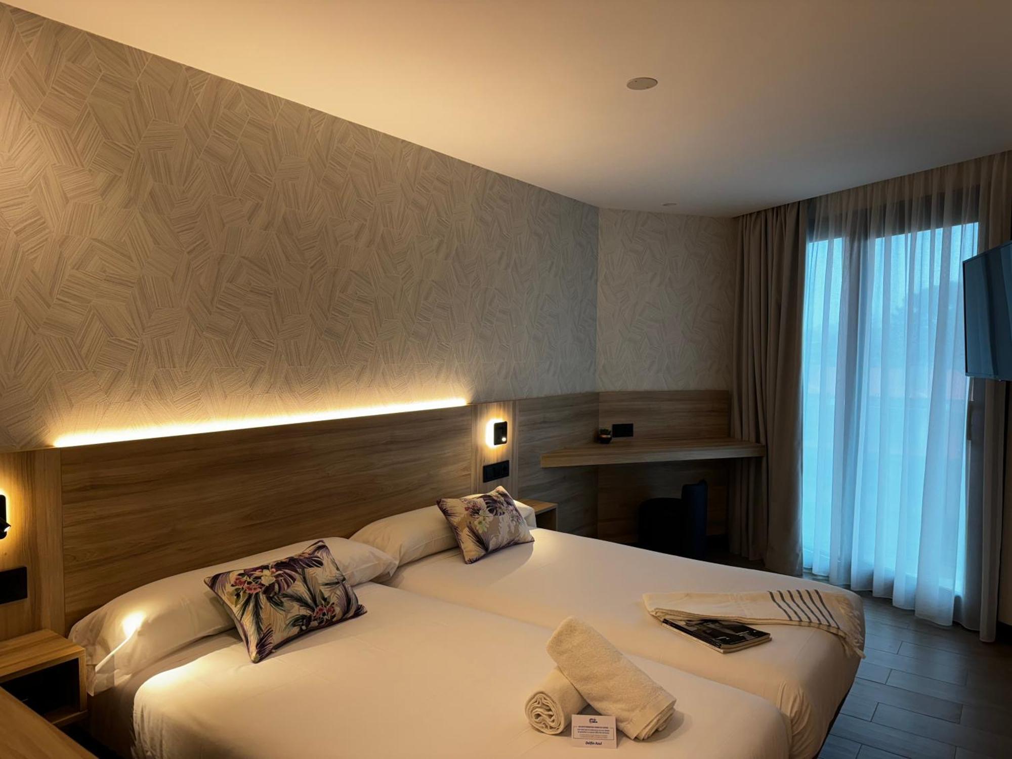 Hotel Delfin Azul Playa de la Lanzada エクステリア 写真